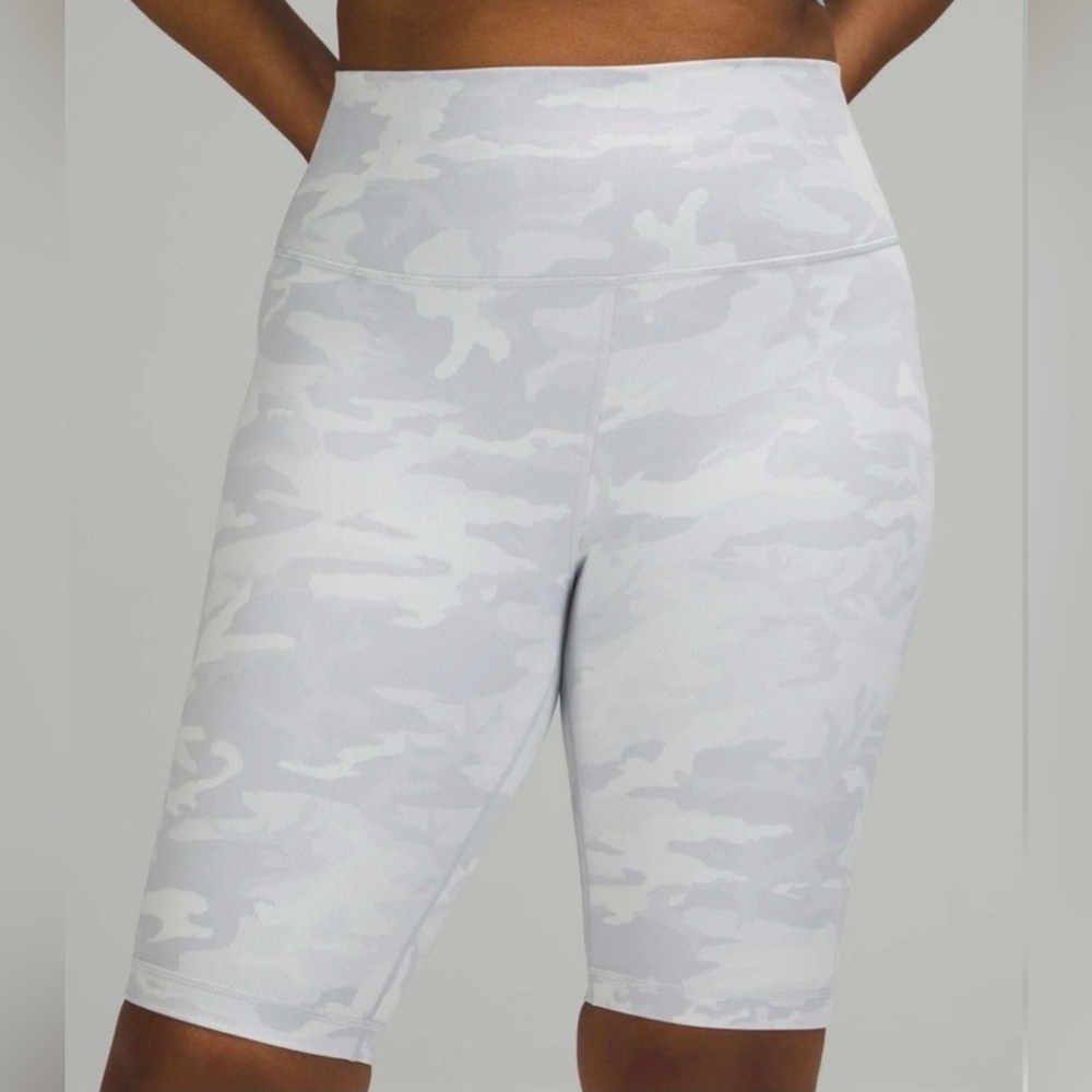 Lululemon Wunder Under HR 10” Gray Camo Bike Short